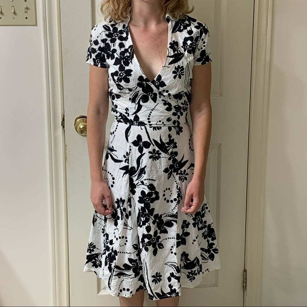 🌷3 for $25🌷George, US XS, White & Black Floral Eyelet V-Neck Wrap Dress